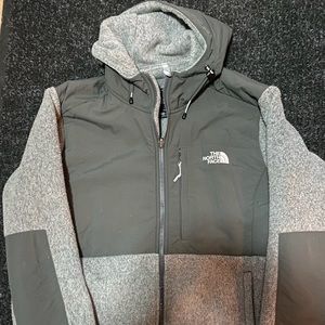 TNF Denali Hooded Fleece Jacket - Women’s